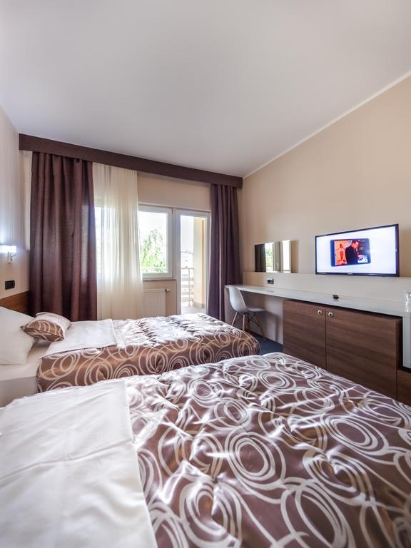 Hotel Macola Korenica Εξωτερικό φωτογραφία